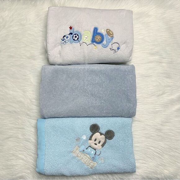 BUNDLE (3) Baby Boy Blankets - Picture 1 of 6